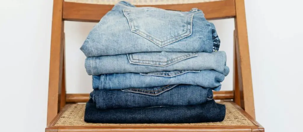 Jeans waschen ohne Ausbleichen: Farberhaltungstipps