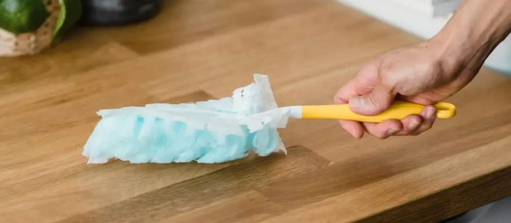 Vergleich von Swiffer Reinigungsprodukten mit traditionellen Methoden